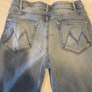 Mother jeans worn only 3 times. Mother the hustler ankle fray size 30